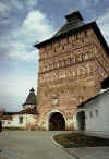 Главная проездная башня Спасо-Евфимиева монастыря в Суздале