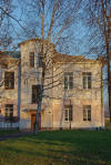 Здание бывшей мужской гимназии в Суздале