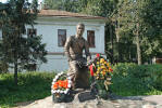 Памятник А.Лебедеву