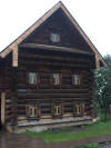 Изба зажиточного крестьянина на территории Музея деревянного зодчества и крестьянского быта в Суздале